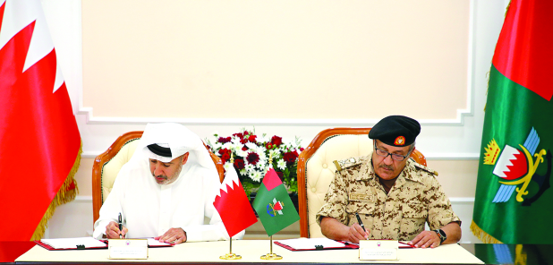 The Bahrain Defence Force (BDF) and ‘Osool’’ (Assets) signed a co-operation agreement. The signing was attended by Assistant Chief of Staff for Human Resources Major General Shaikh Ali bin Rashid Al Khalifa and Osool board of directors chairman Shaikh Daij bin Salman bin Daij Al Khalifa along with senior BDF officers and Osool executives.